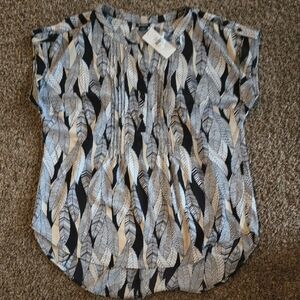 Elegant Leaf Pattern Blouse in Black and White